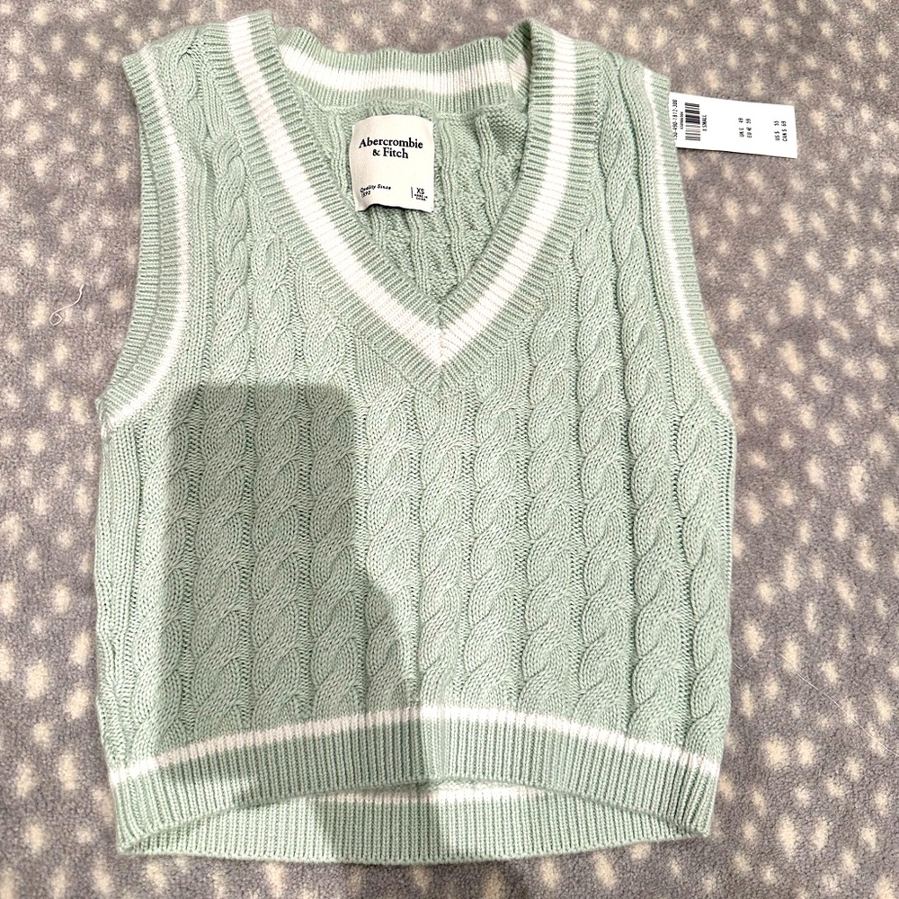 Abercrombie and Fitch Cropped Sweater Vest